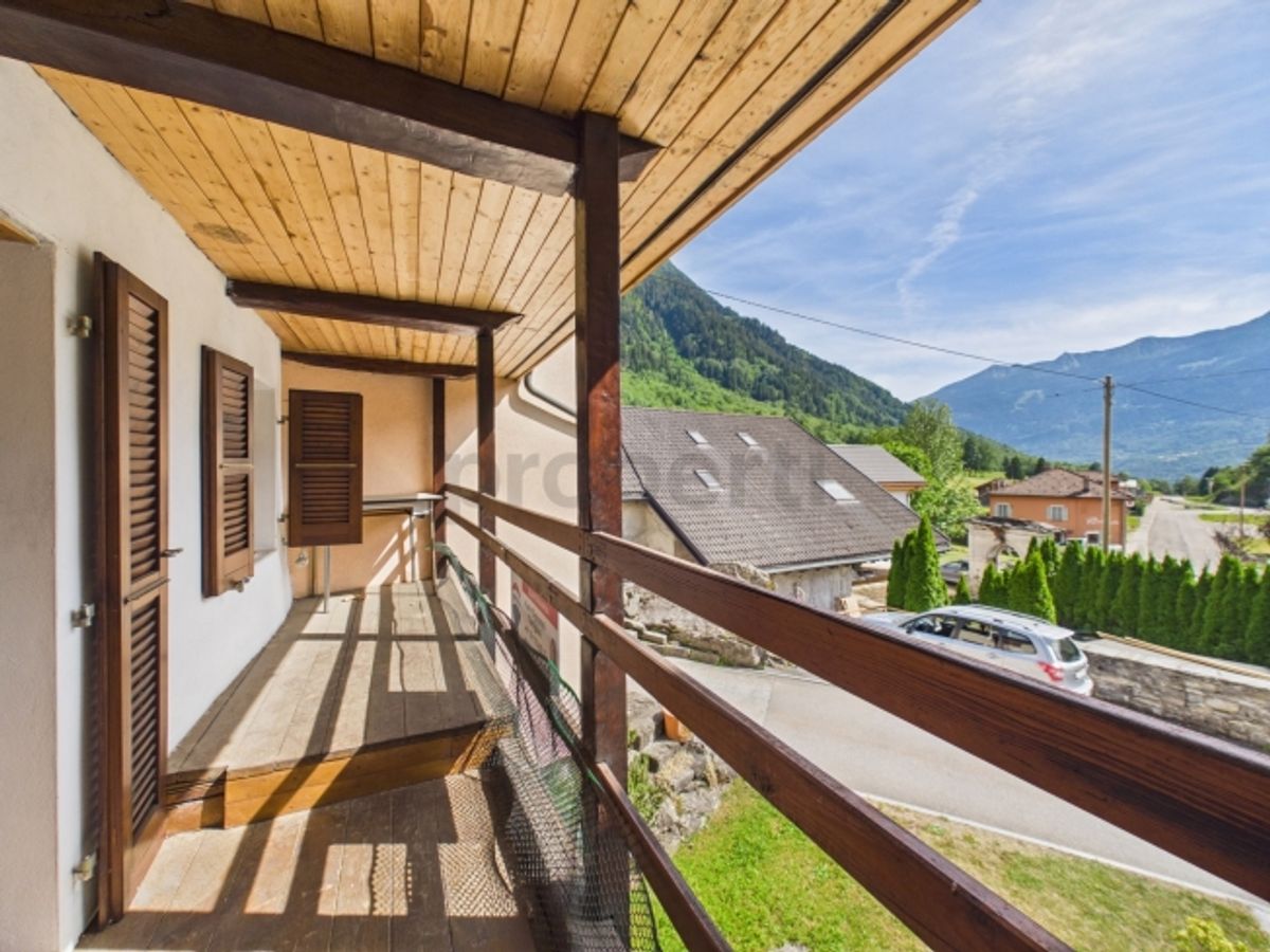 Elegante 2.5 locali row-house con balcone, Blenio - 8