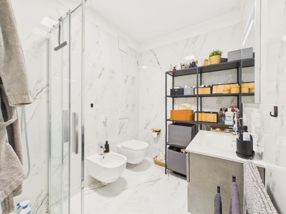 Moderna 2.5 locali attic-flat con ampio balcone, Agno - 6
