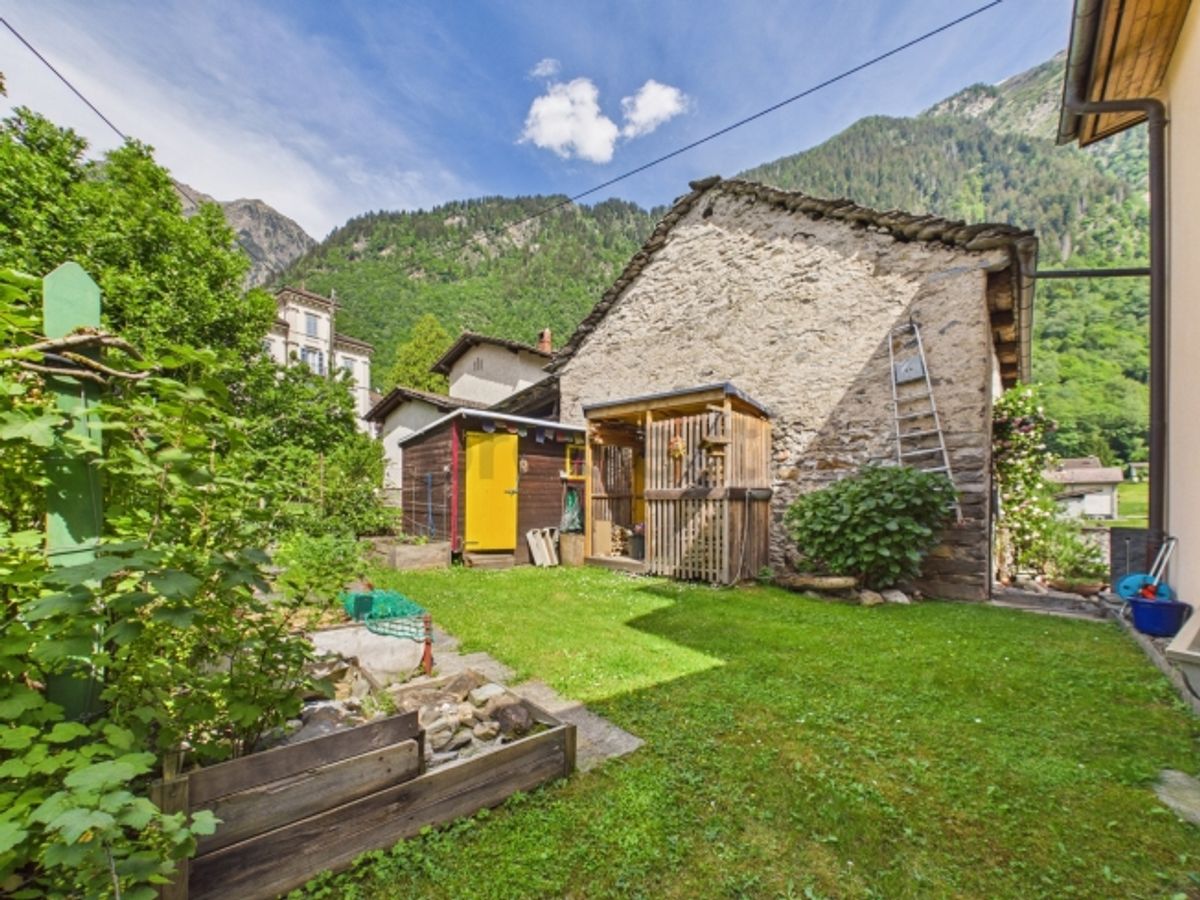 Elegante 2.5 locali row-house con balcone, Blenio - 9