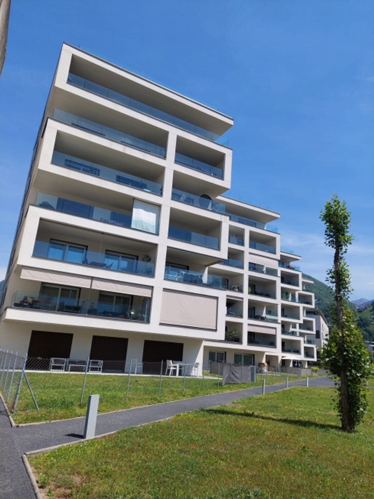 Moderno 3.5 locali con grande terrazza, Giubiasco - 0