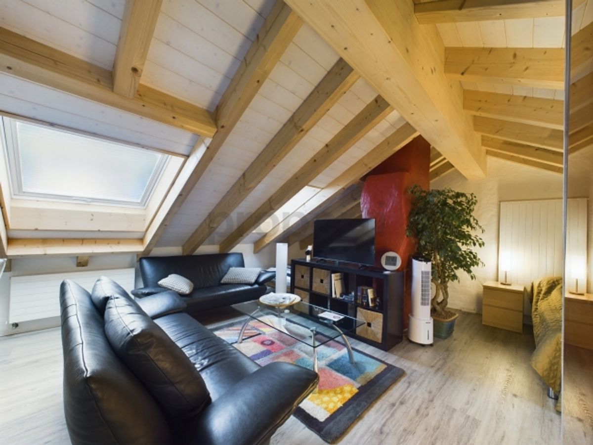 Einzigartiges 5.5-Zimmer-Einfamilienhaus mit separater Dachwohnung in IntragnaUnica casa indipendente di 5,5 locali con attico separato a Intragna - 5
