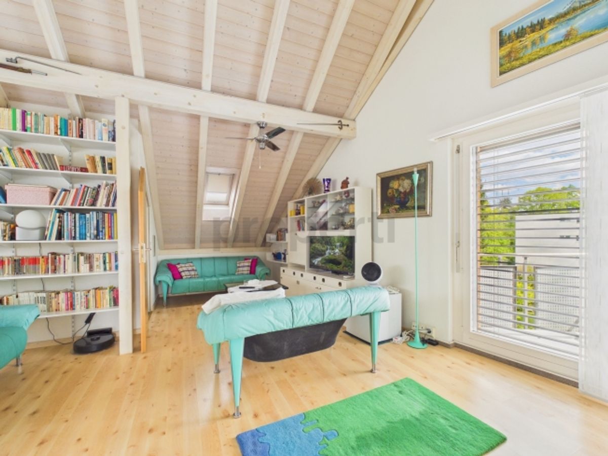 Grosszügiges 7.5-Zimmer-Einfamilienhaus mit Balkon - 6
