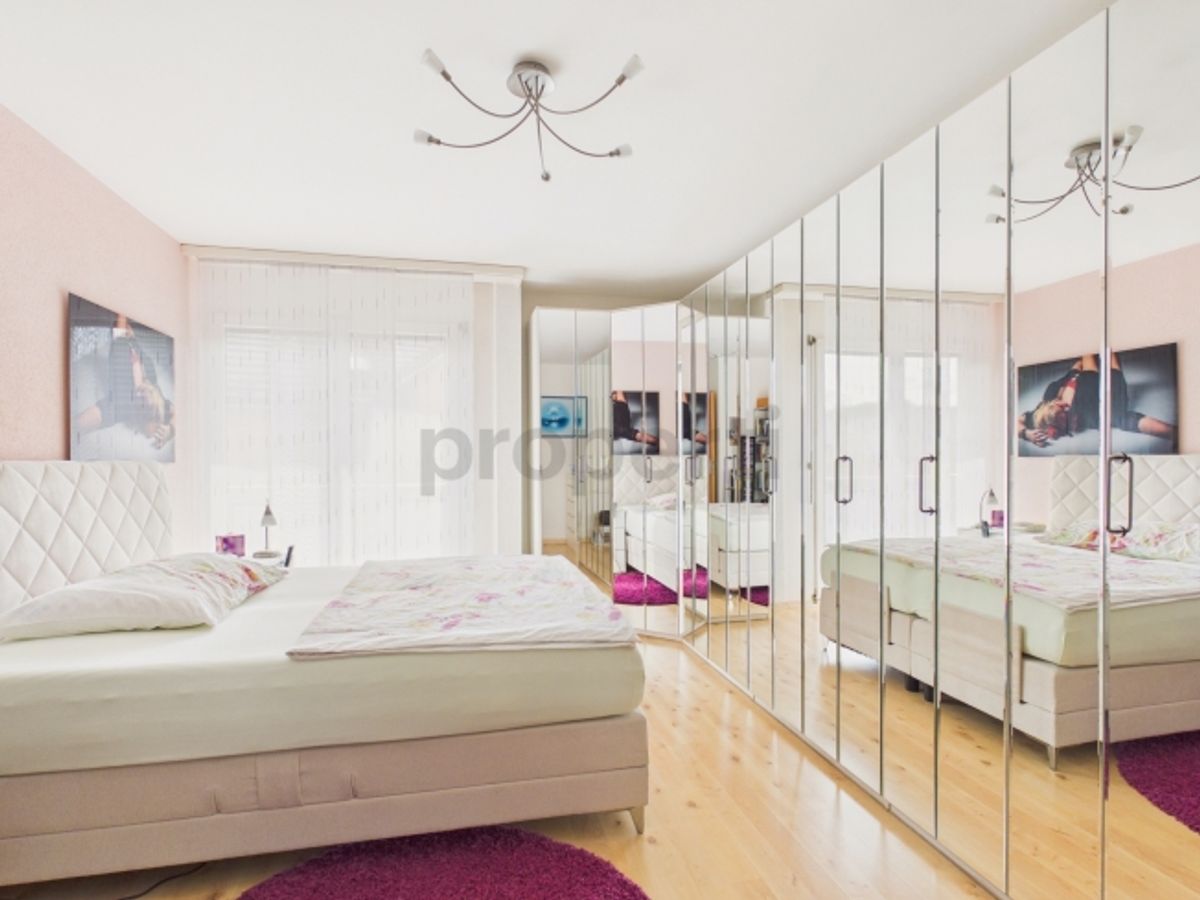 Grosszügiges 7.5-Zimmer-Einfamilienhaus mit Balkon - 7
