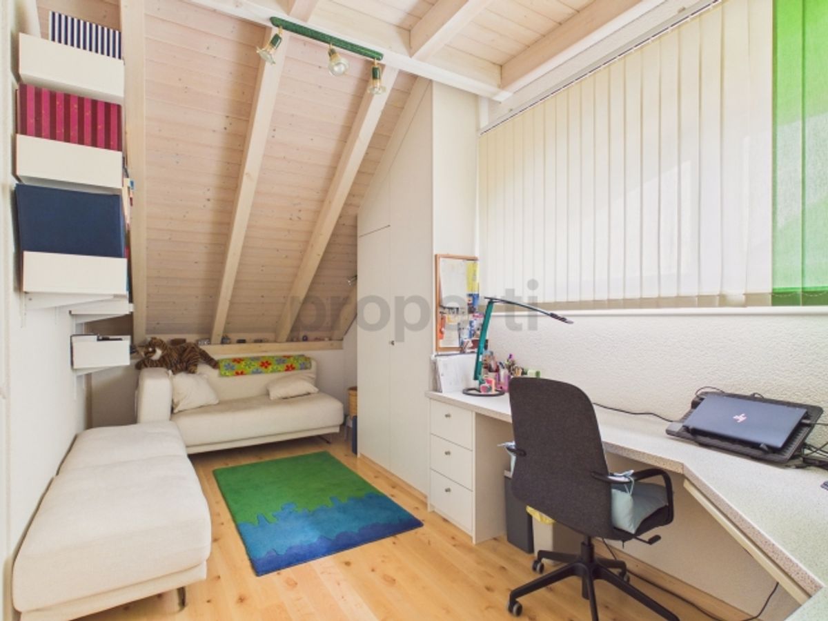 Grosszügiges 7.5-Zimmer-Einfamilienhaus mit Balkon - 9