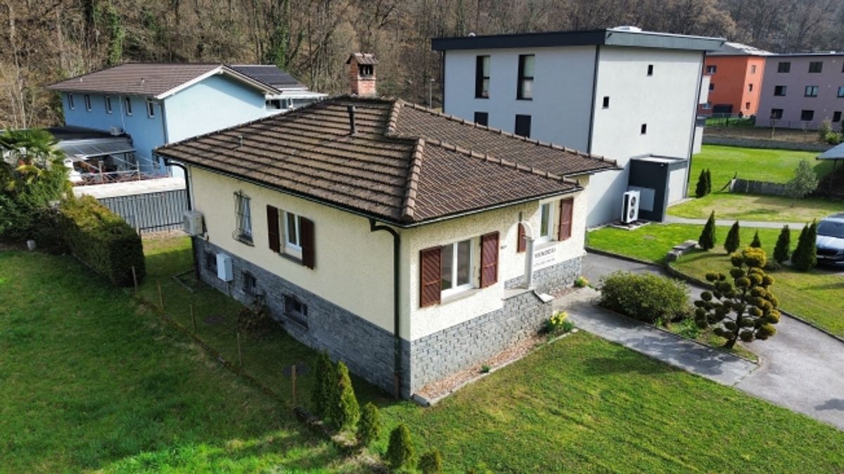 Elegante casa indipendente 4.5 locali con vista sulle montagne a Pollegio - 0