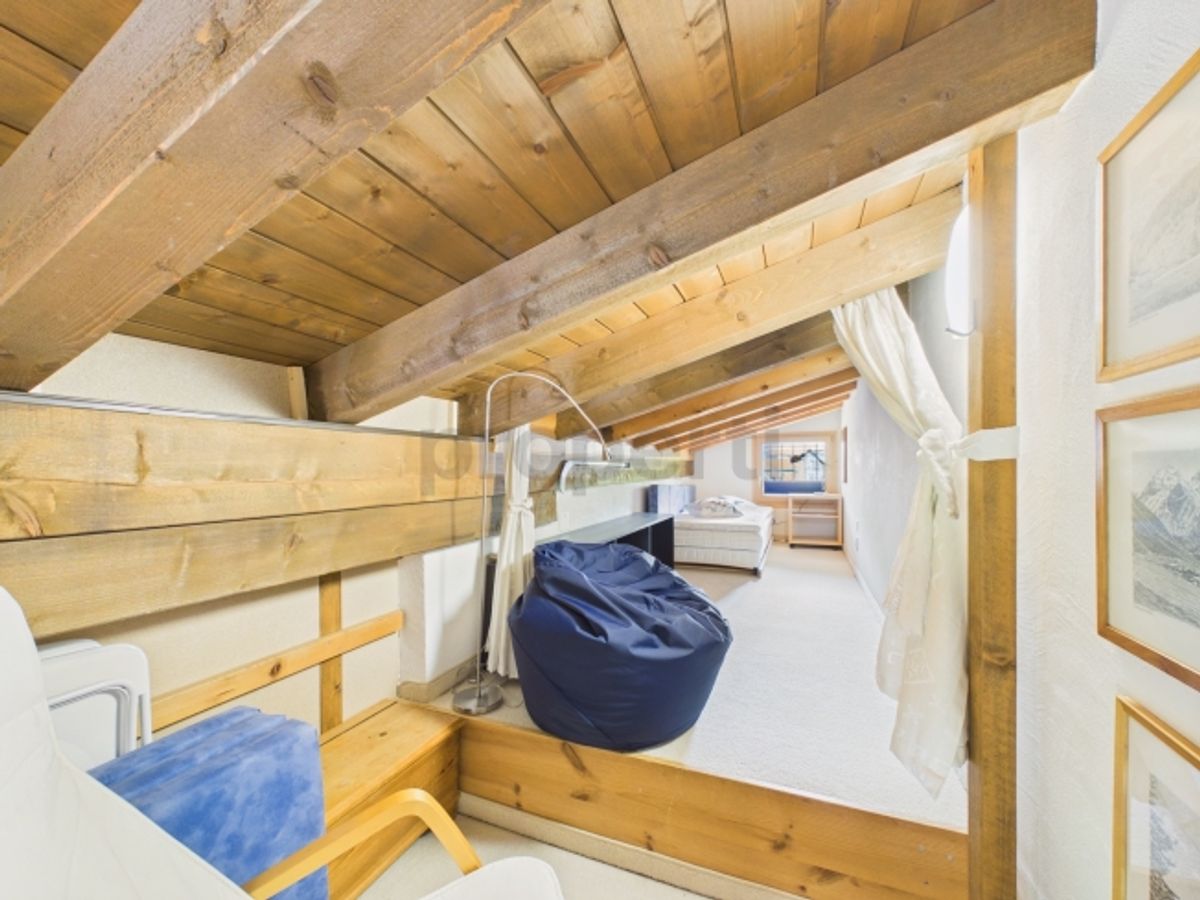 Stilvolle möbilierte 2.5-Zimmer-Dachwohnung - 6