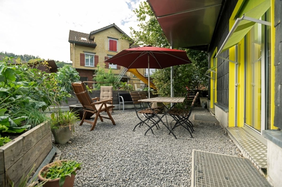 Grosse 2.5-Zi.-Wohnung mit zwei Sitzplätzen unmöbliert - 10