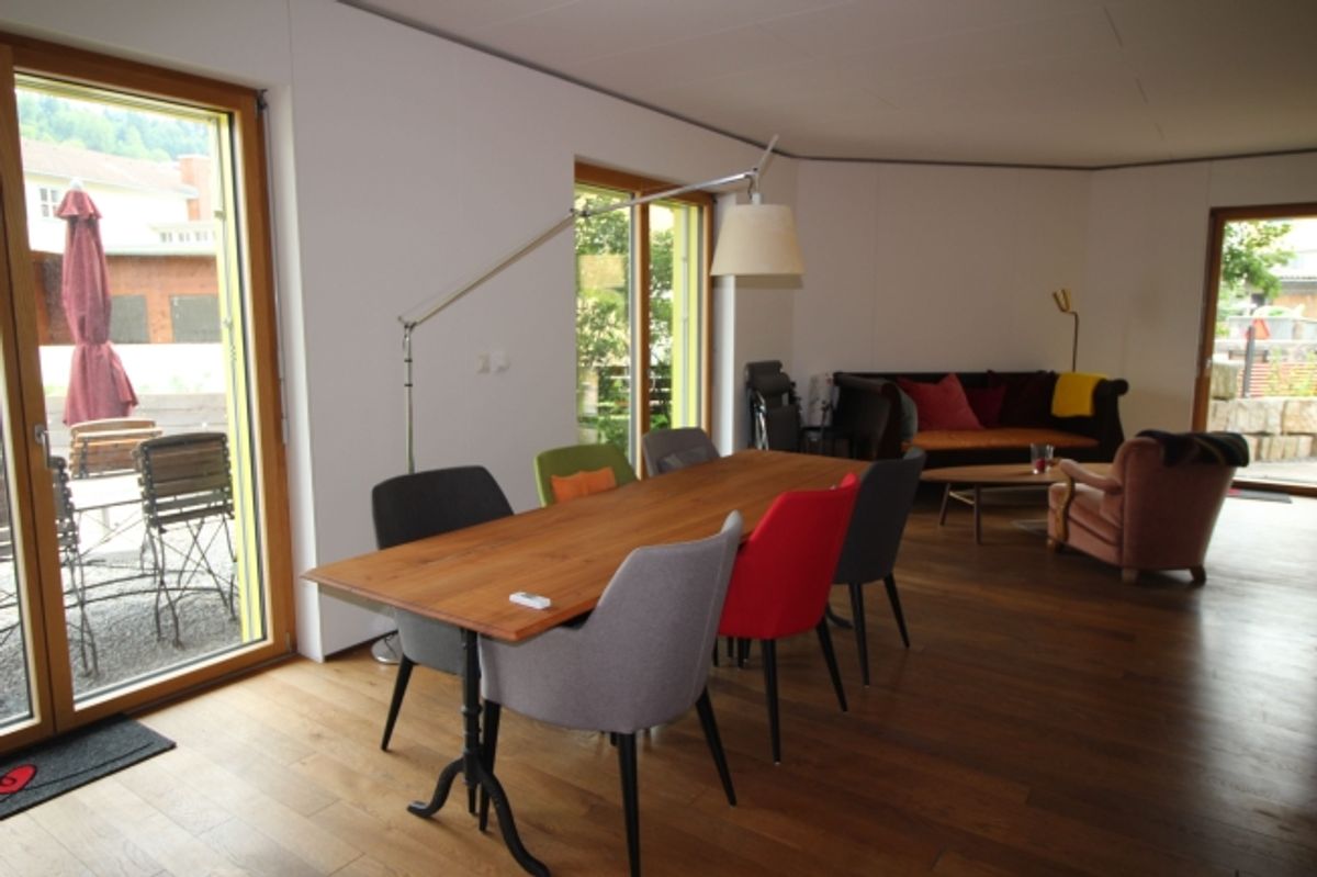 Grosse 2.5-Zi.-Wohnung mit zwei Sitzplätzen unmöbliert - 3