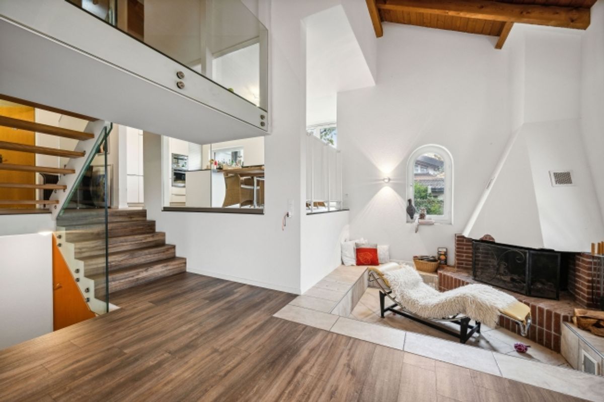 Exklusives Wohnen mit Aussicht Einfamilienhaus mit Einliegerwohnung - 0