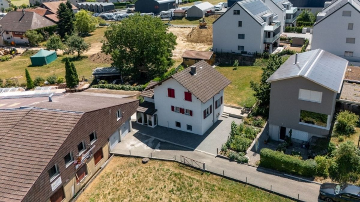 4.5-Zimmer-Einfamilienhaus mit Doppelgarage in Oberbipp kaufen - 0