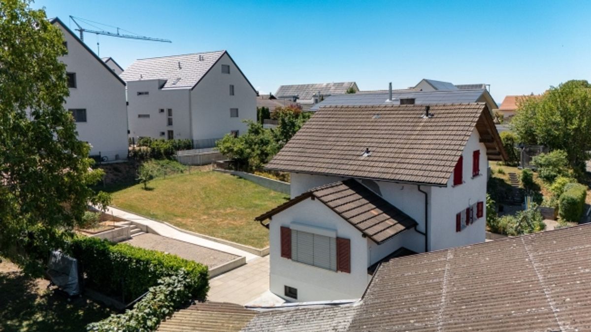 4.5-Zimmer-Einfamilienhaus mit Doppelgarage in Oberbipp kaufen - 1