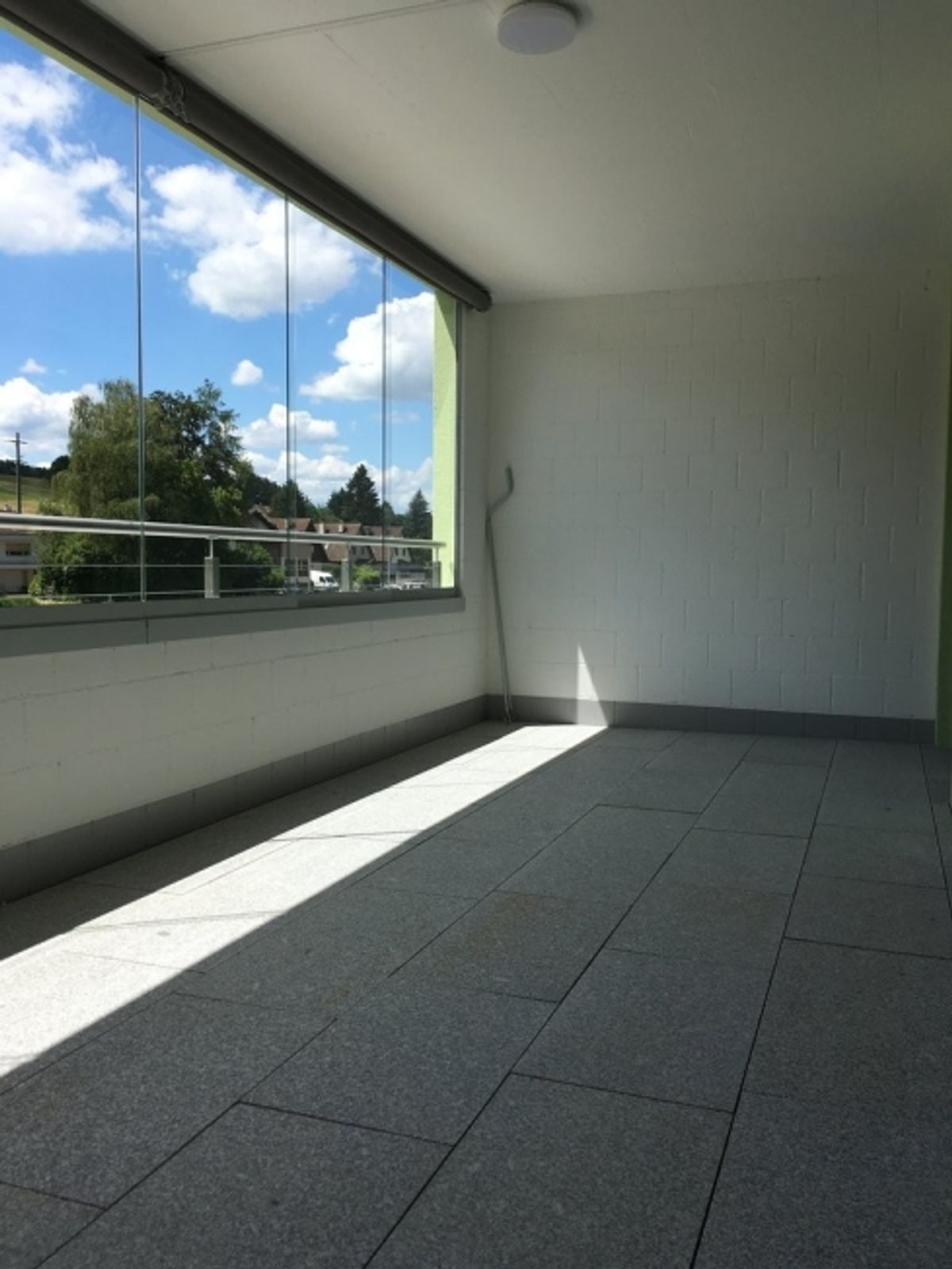 GROSSZÜGIGE UND MODERNE 2.5 ZIMMER-WOHNUNG IN REINACH AG - 6