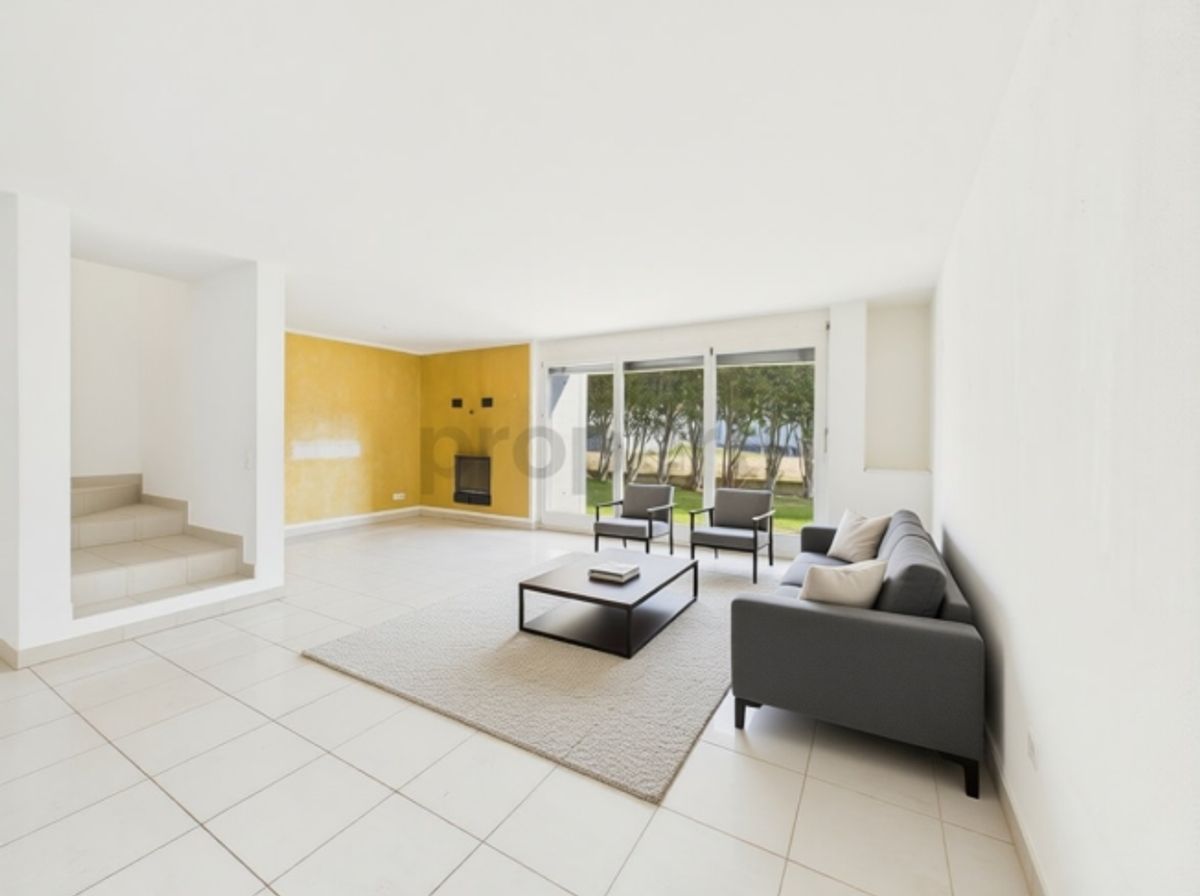Vendiamo bellissima, generosa casa a Brione sopra Minusio con piscina e giardino. ( No vista Lago) - 3