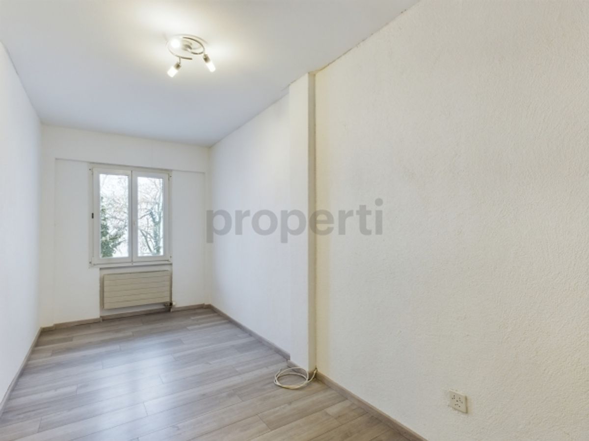 Exklusives Einfamilienhaus in ruhiger Waldrandlage mit Seesicht und Garten - 3