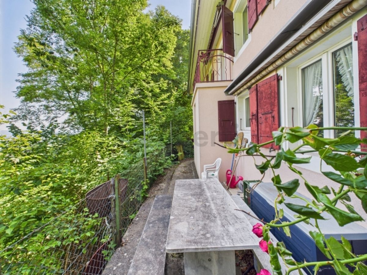 Exklusives Einfamilienhaus in ruhiger Waldrandlage mit Seesicht und Garten - 9