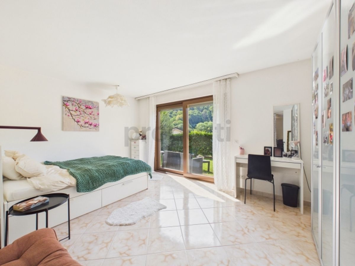 Esclusiva villa con piscina, ampio giardino e accesso a spiaggia privata a Figino - 5