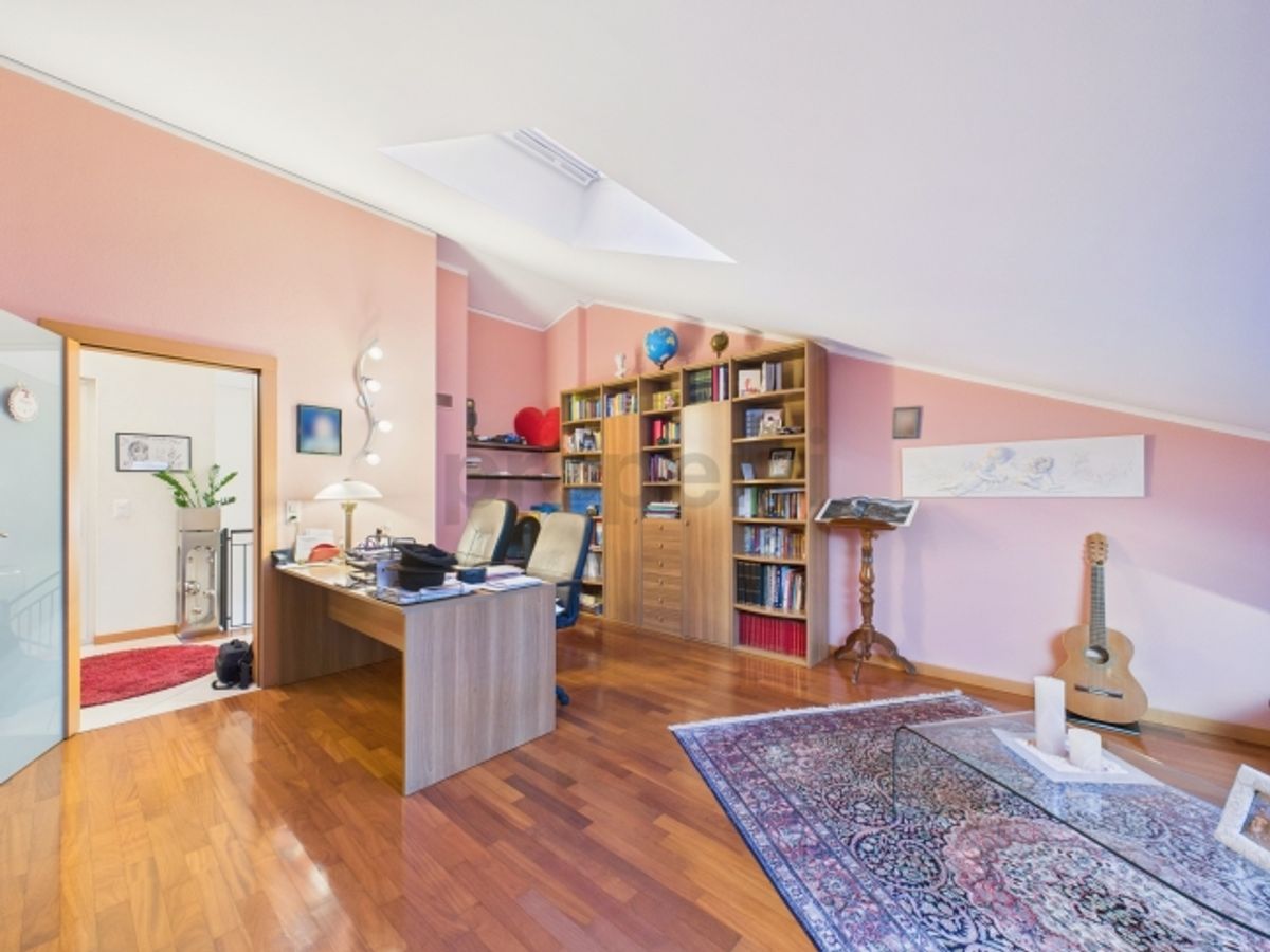 Elegante casa indipendente 6.5 locali con giardino e vista aperta a Davesco-Soragno - 6