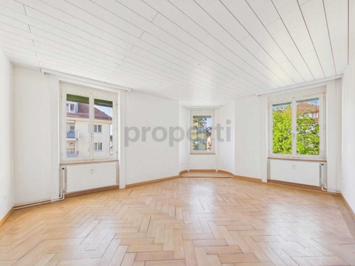 Zentral gelegene 4.5-Zimmer-Etagenwohnung mit 200 m2 grosser Terasse + 18 m2 Wintergarten in St. Gallen - 1