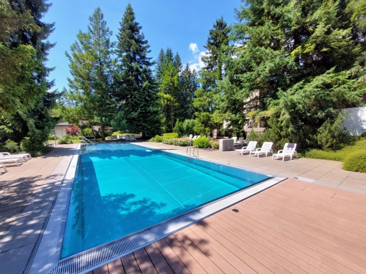 Sonnige Terrasse und exklusiver Zugang zu Pool- und Sportanlagen - 0