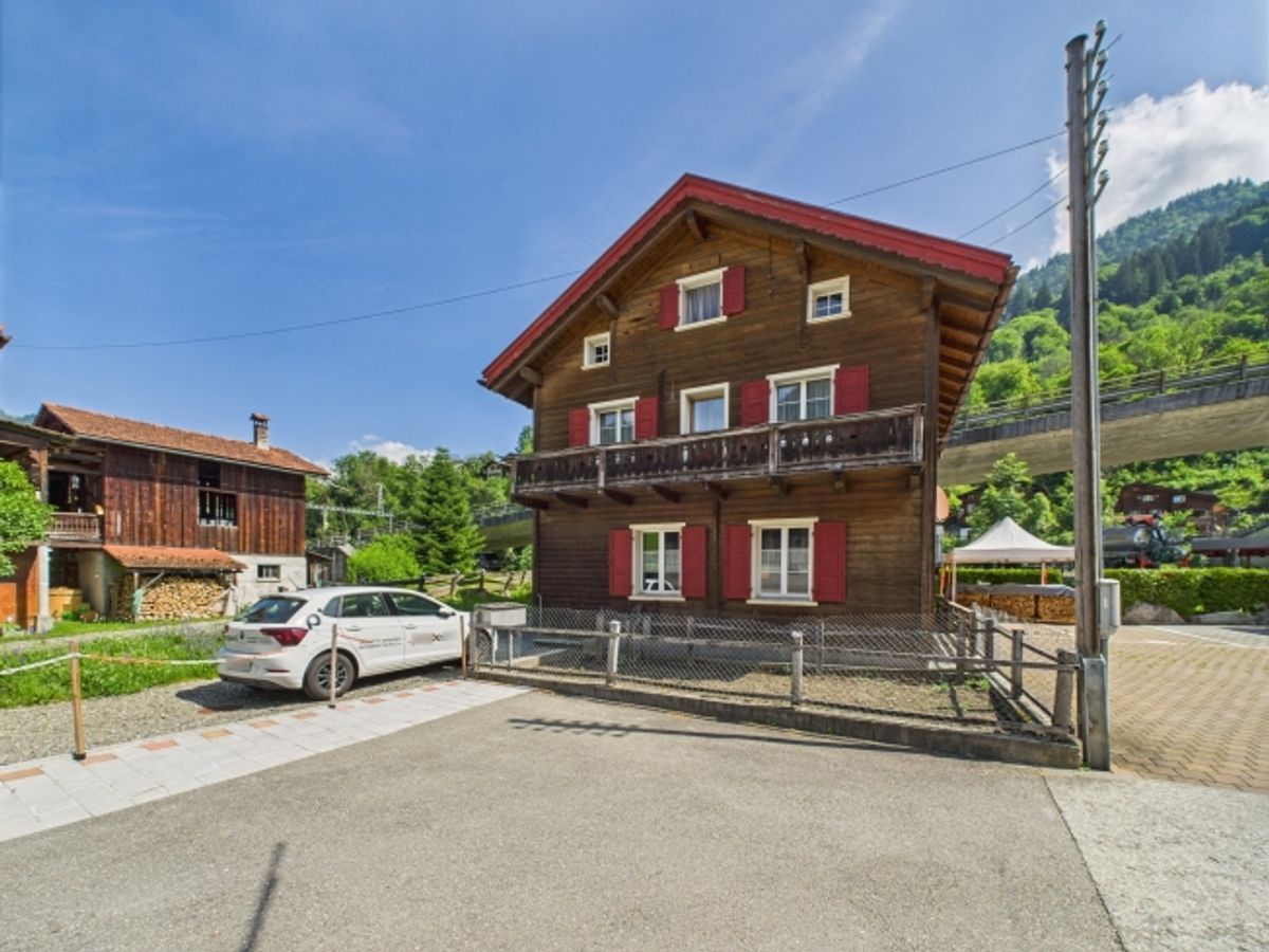 Charmantes Zweifamilienhaus mit Potenzial  ideal als Mehrgenerationenhaus oder Erst- und Zweitwohnsitz - 1