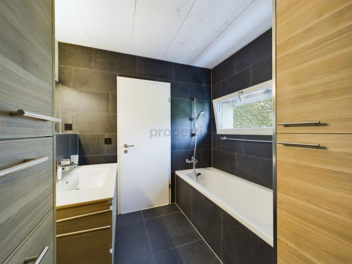 Modernes 5.5-Zimmer-Reihenhaus mit Keller, Pieterlen - 8