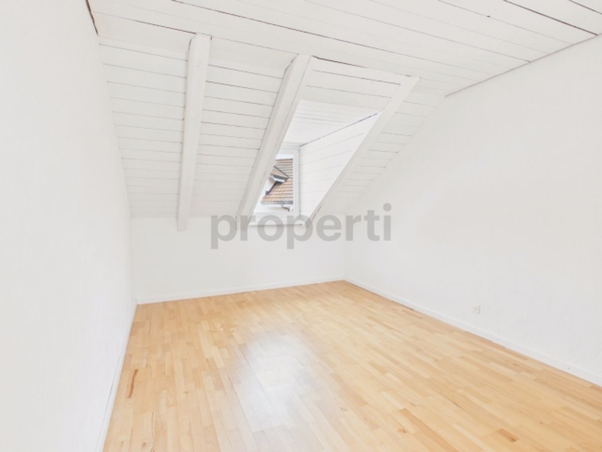 Gemütliche 4.5-Zimmer-Dachwohnung mit Balkon in Beringen - 6