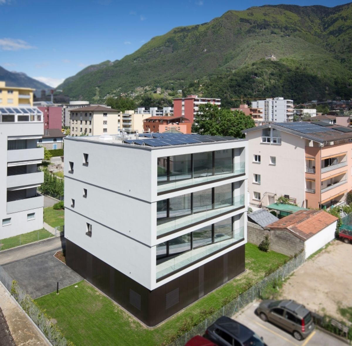 Palazzina Moderna a reddito nel cuore di Bellinzona . - 0