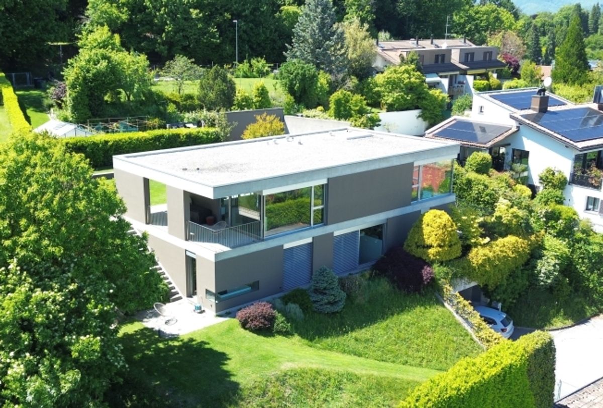 Elegante villa moderna con giardino e vista panoramica sul lago a Carona. - 0