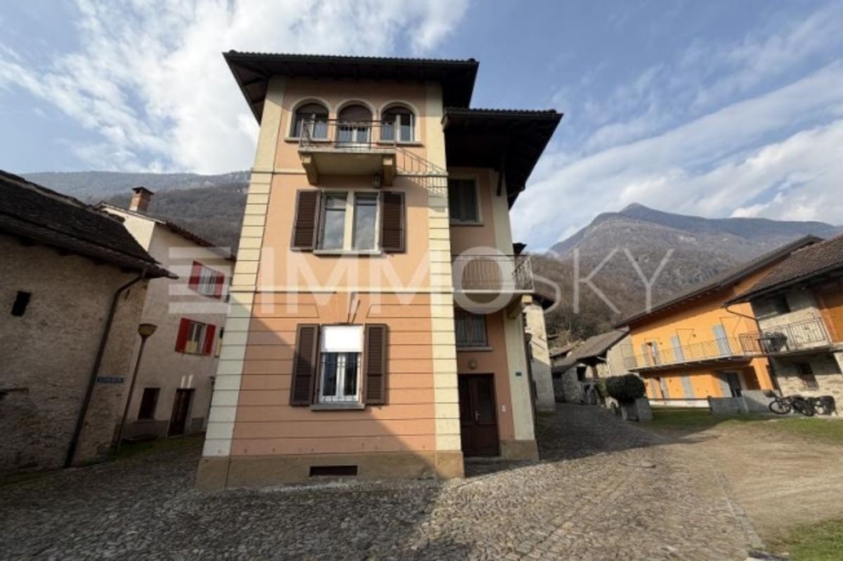 Gemischtes Gebäude im Preonzo House und Geschäftsräume - 0