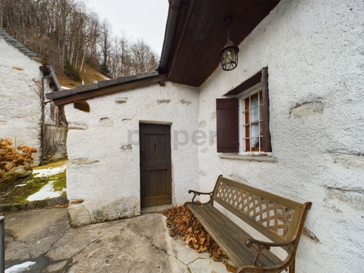 Rustico accogliente in vendita nella splendida Valle di Blenio - 1