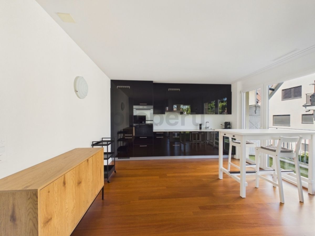 Stilvoll eingerichtete 2.5-Zimmer-Wohnung mit Keller, Dietikon - 3