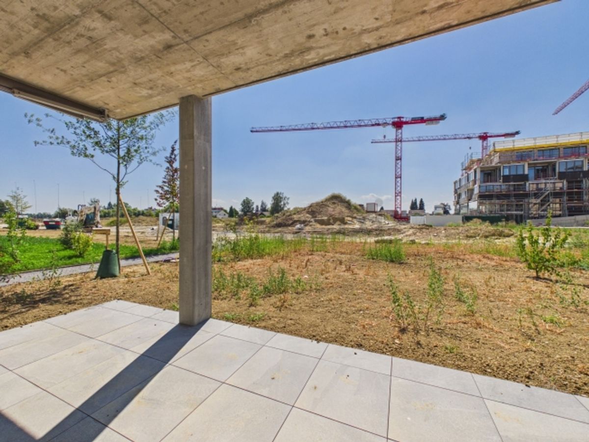 Neubau / Erstbezug Eigener 120 m² Garten mit Parkblick, 40 m² Wohnbereich - 1