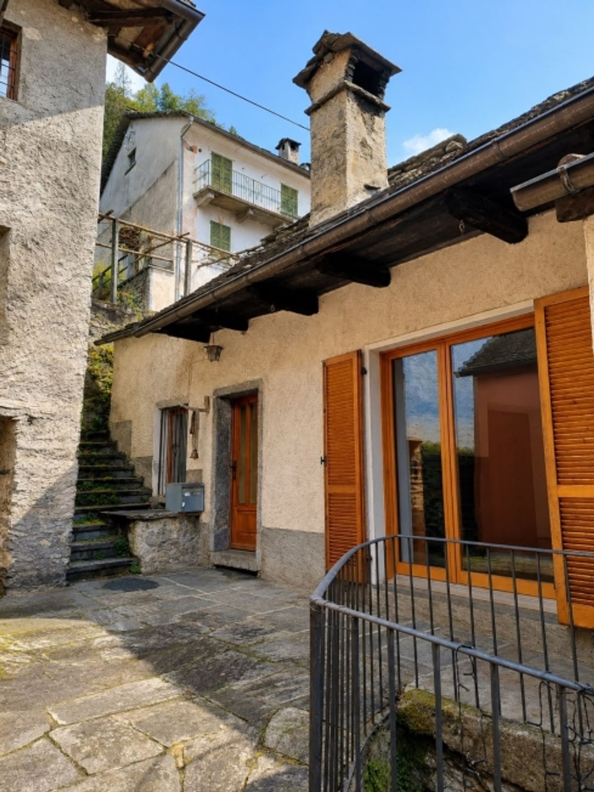 Elegante casa bifamiliare 7.5 locali a Cevio - 11