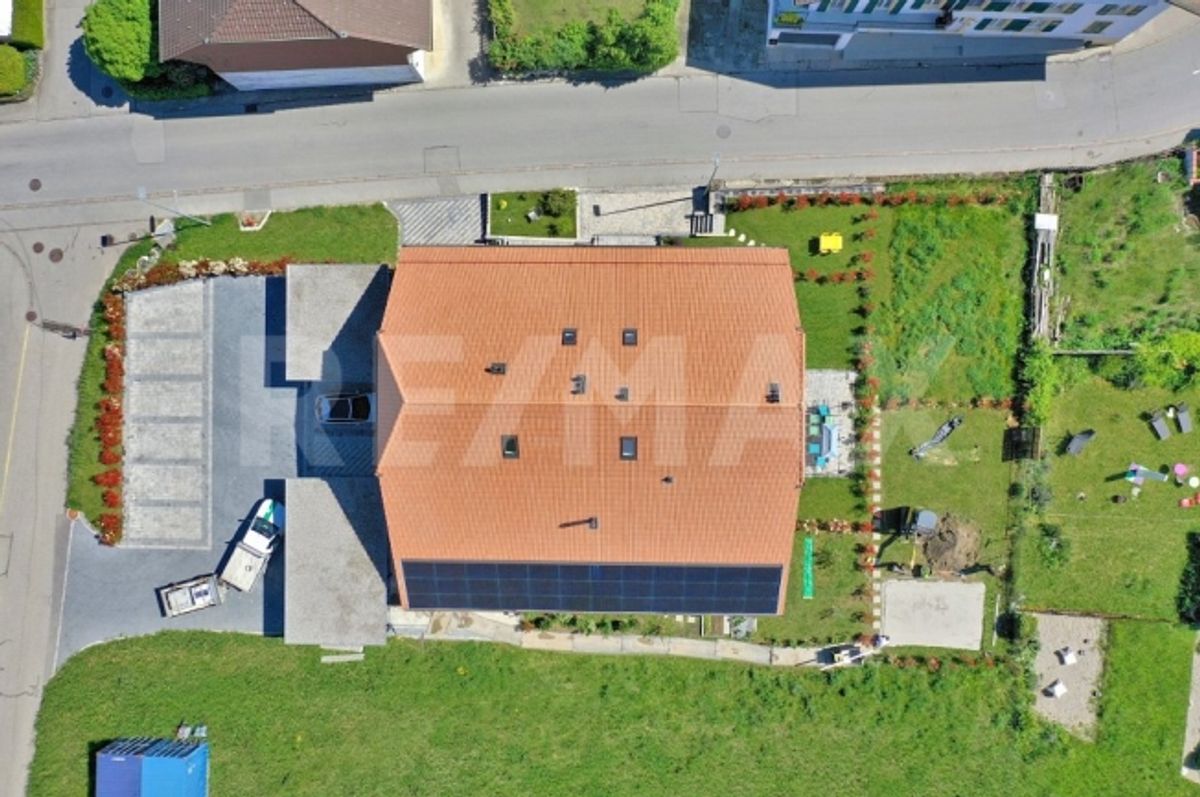 Privater Zugang per Aufzug; Oberes Stockwerk; 4,5 Pence 135 m²; Garten 103 m² in Vallamand - 0