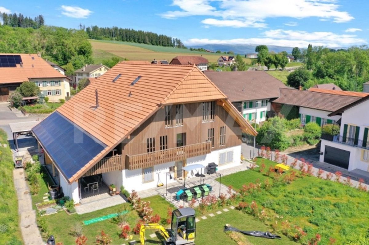 Privater Zugang per Aufzug; Oberes Stockwerk; 4,5 Pence 135 m²; Garten 103 m² in Vallamand - 1