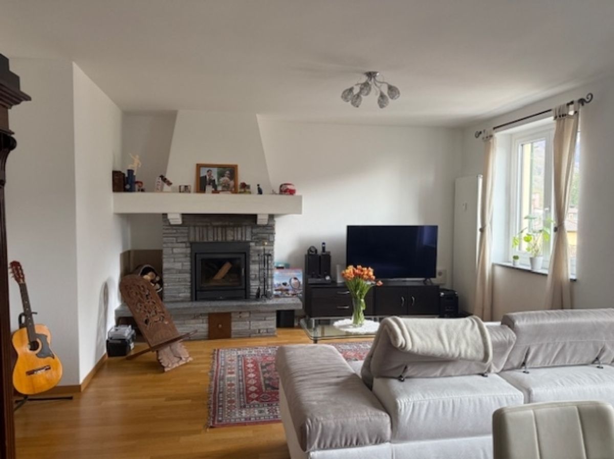 villa bifamiliare composta da due appartamenti con ingresso separato. - 1