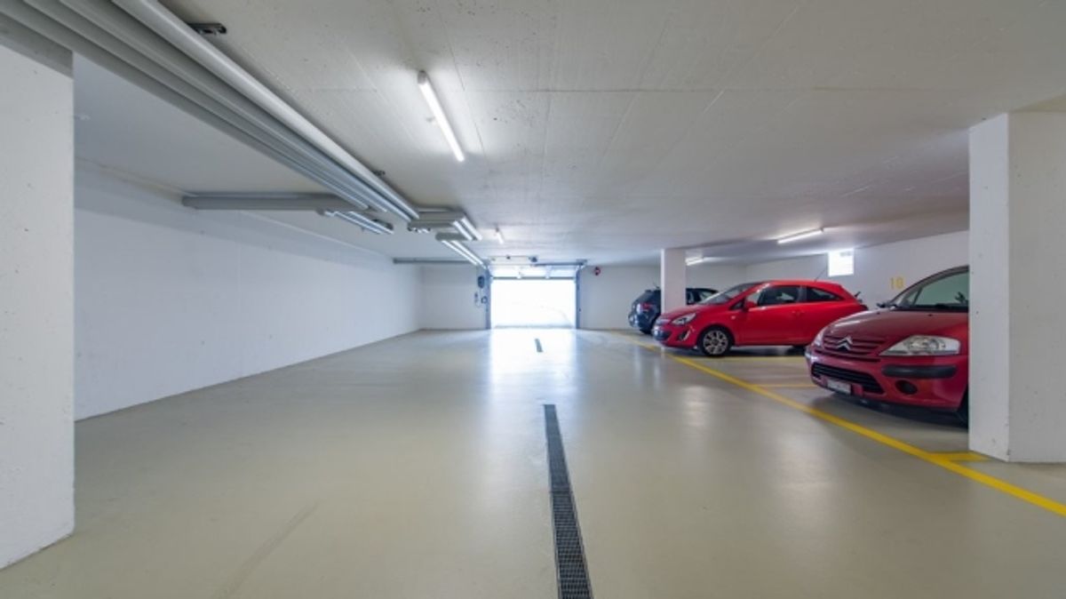 EINSTELLPLATZ IN WINZNAU ZU VERMIETEN - 0