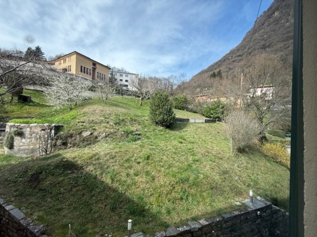 villa bifamiliare composta da due appartamenti con ingresso separato. - 9