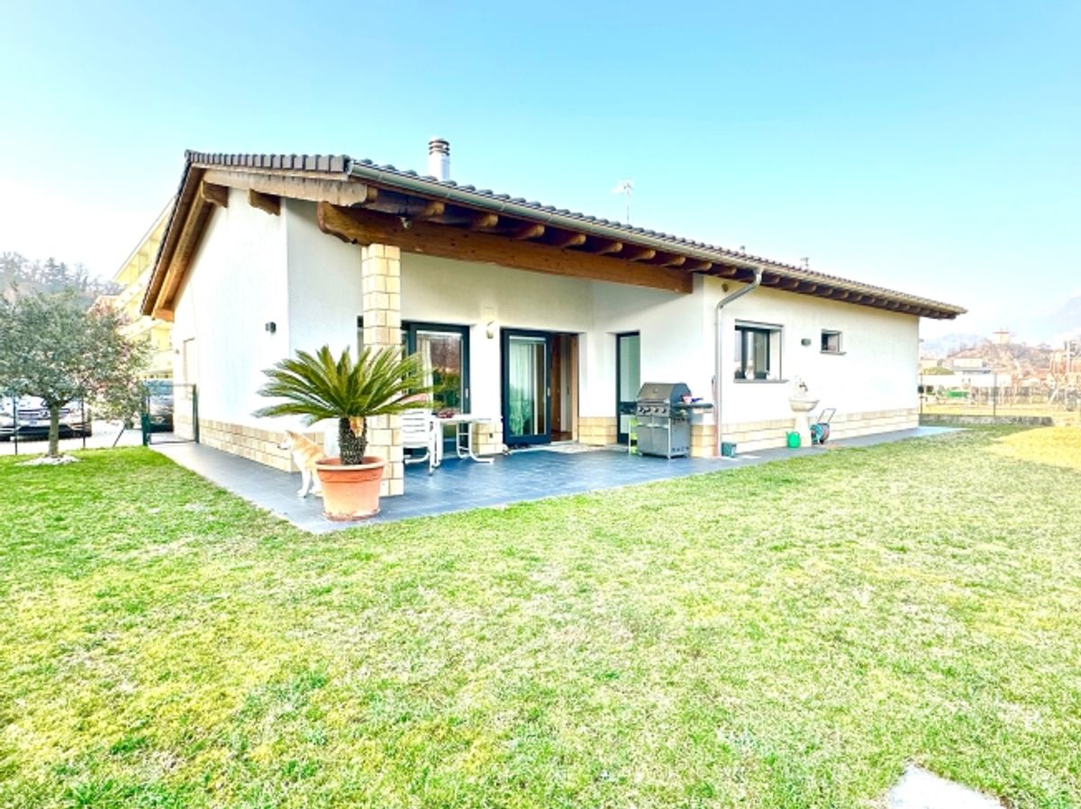 Deliziosa casa unifamiliare a Stabio, Cantone Ticino - 0