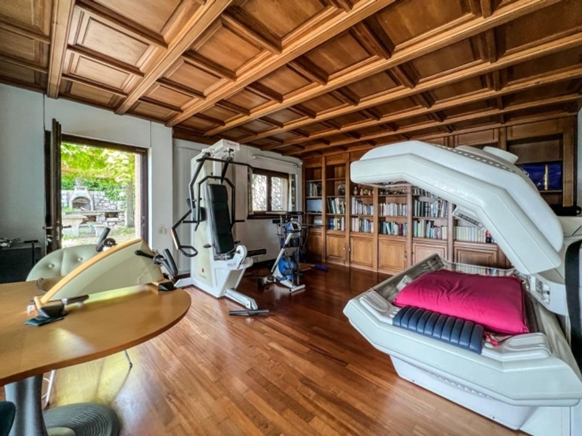 Il paradiso perfetto per le famiglie Spaziosa casa 10.5 locali a Tremona - 1