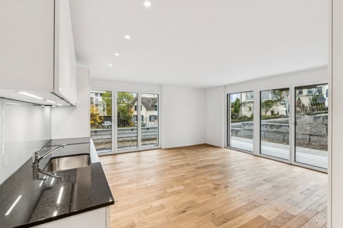 TOPMODERNE 2.5-ZIMMER-WOHNUNG IN MENZIKEN - 1