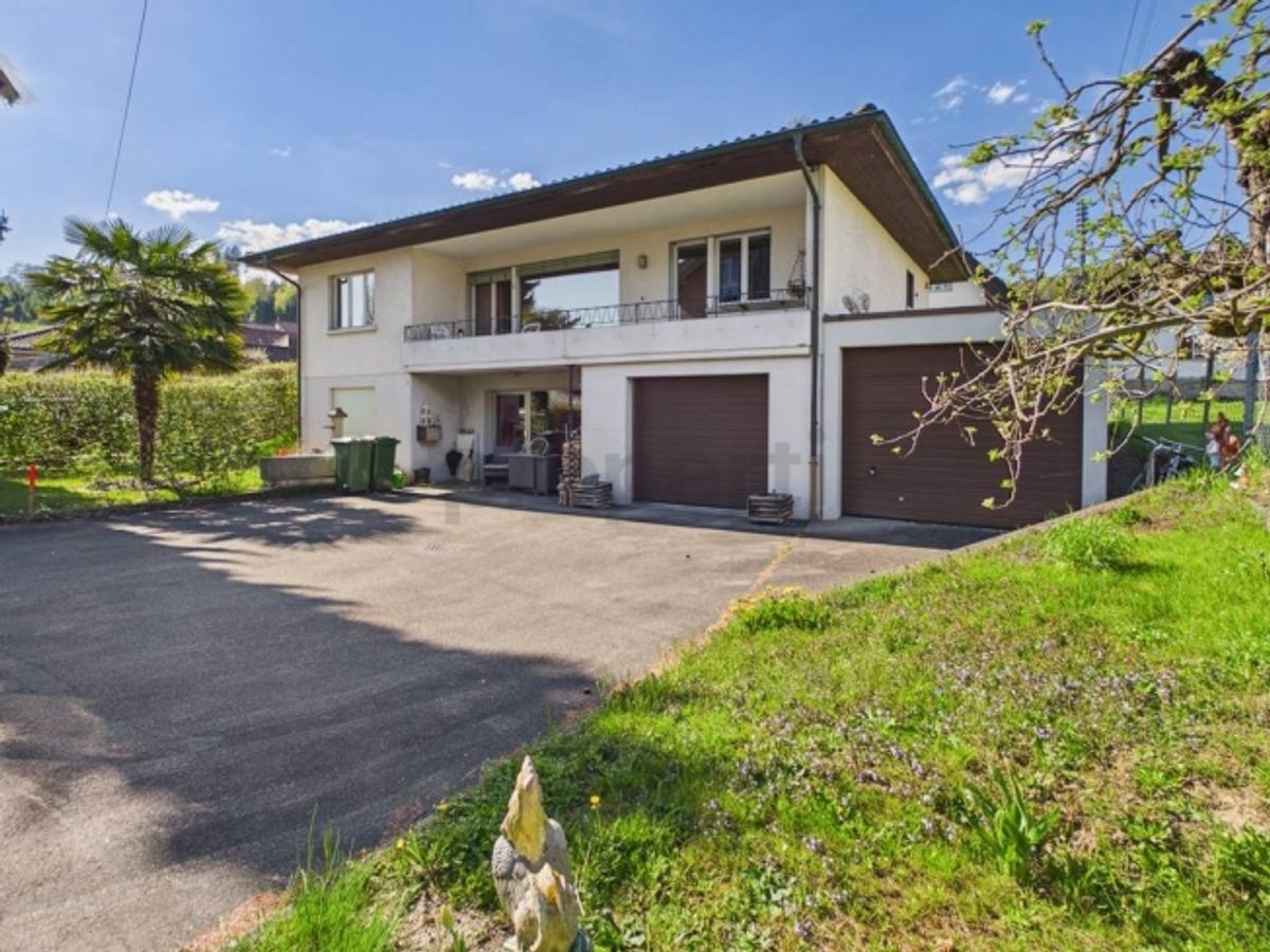 4.5-Zi.-Einfamilienhaus | Balkon, Doppelgarage und top Lage in Safnern - 0