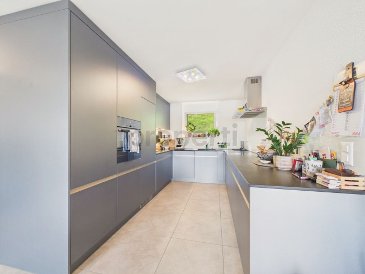 Sonniger Balkon, zwei moderne Badezimmer und barrierefreier Komfort mit Lift - 3