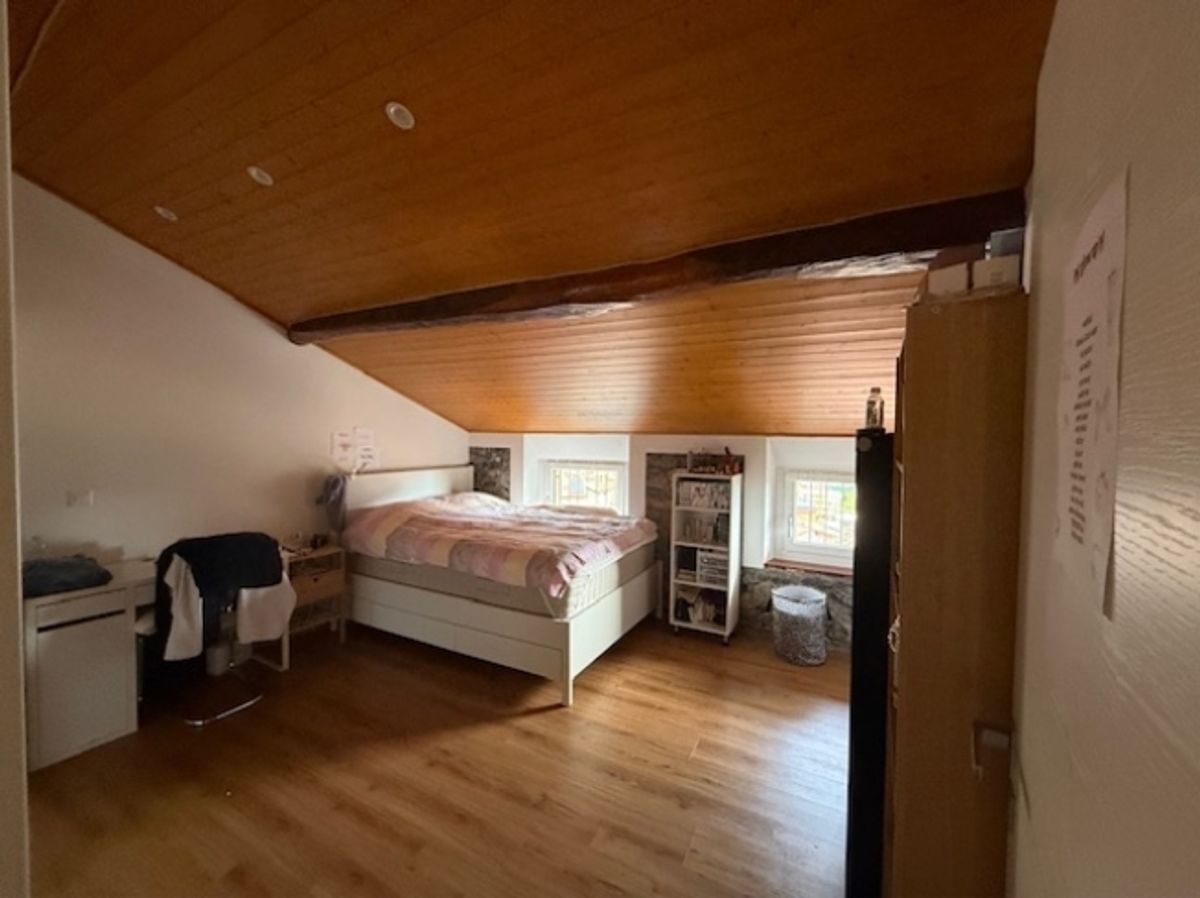 villa bifamiliare composta da due appartamenti con ingresso separato. - 11