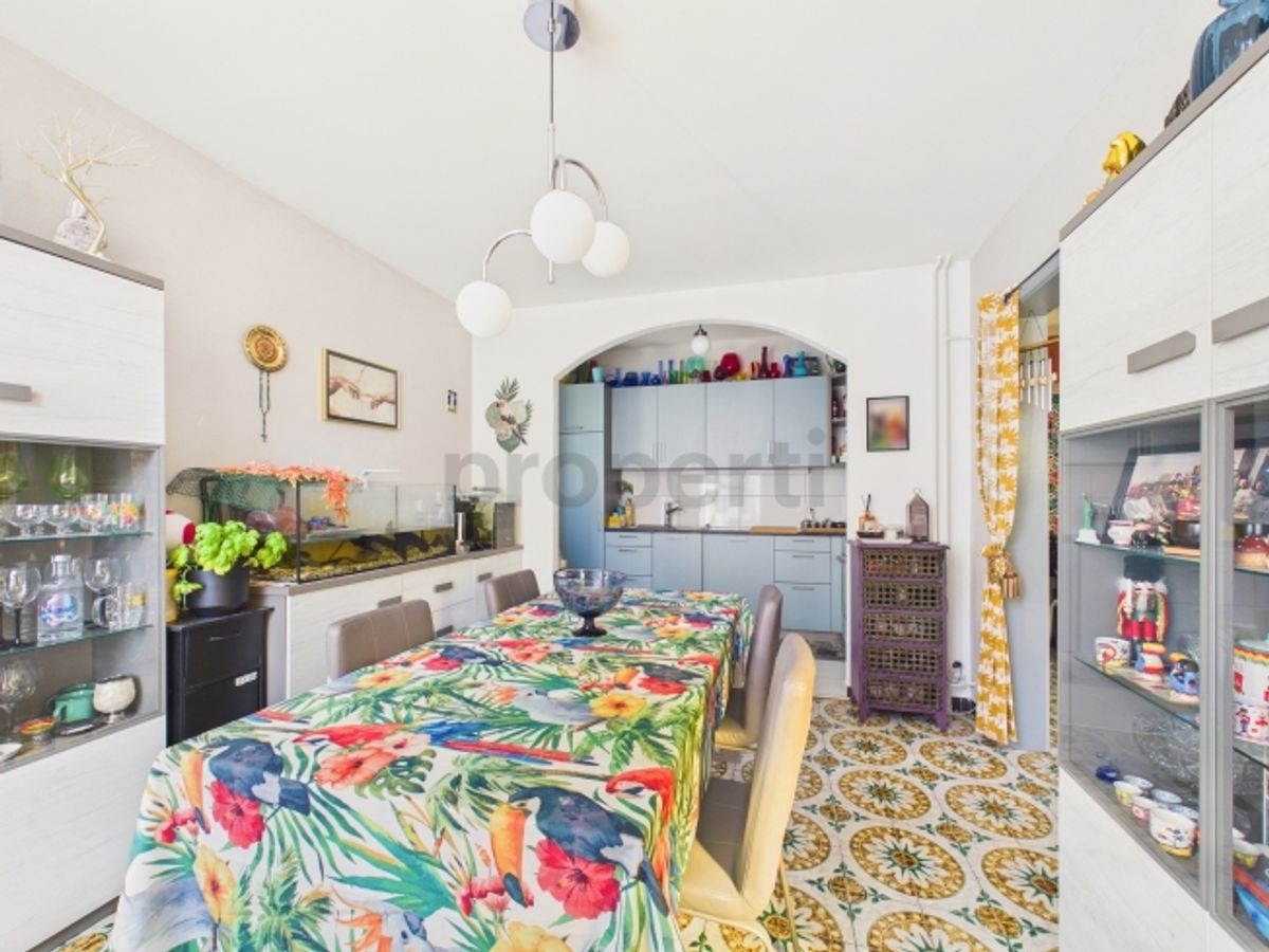 Elegante villa 8.5 locali con finiture di pregio e ampio box auto, Monteceneri - 10