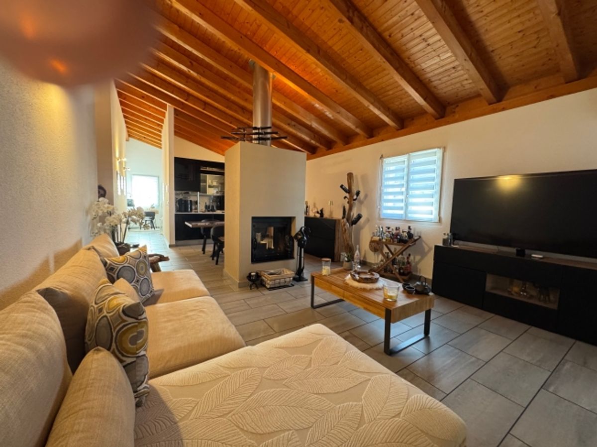 Camino doppia vista, terrazza relax e ascensore con accesso diretto in casa - 0