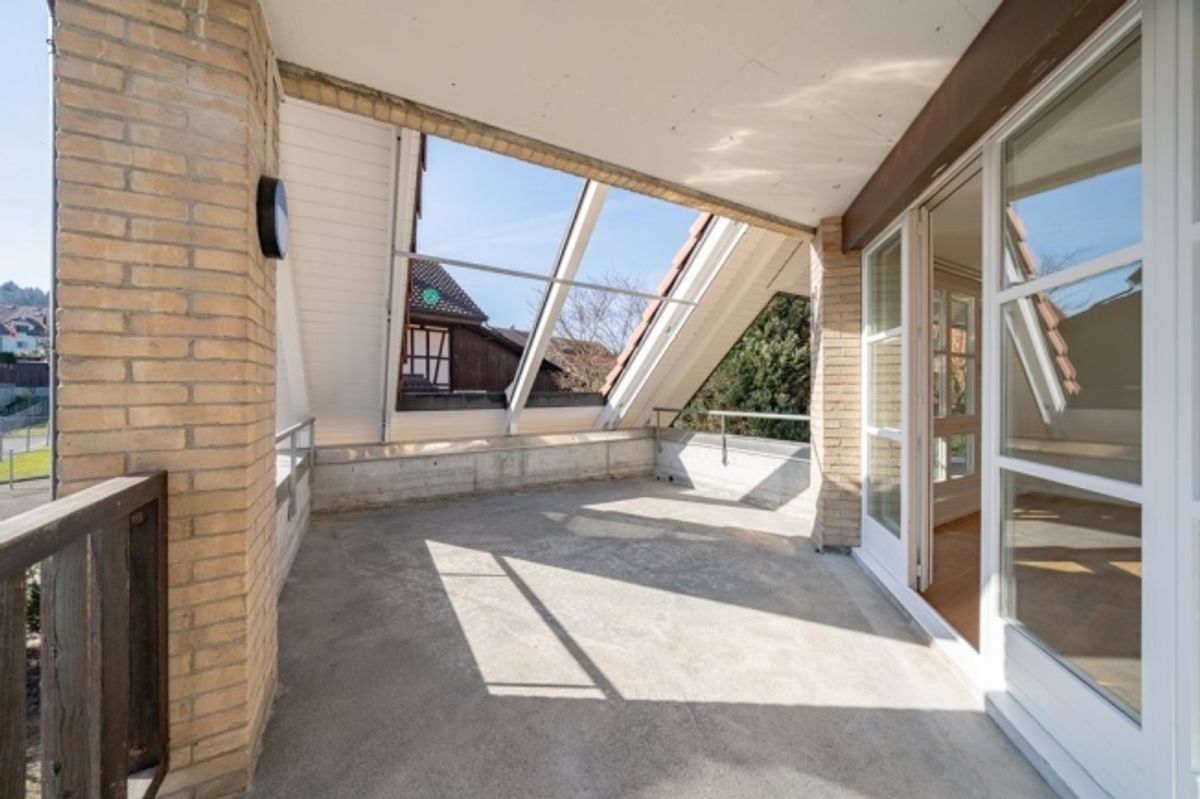 GROSSZÜGIGE HELLE WOHNUNG- FRISCH SANIERT - 8