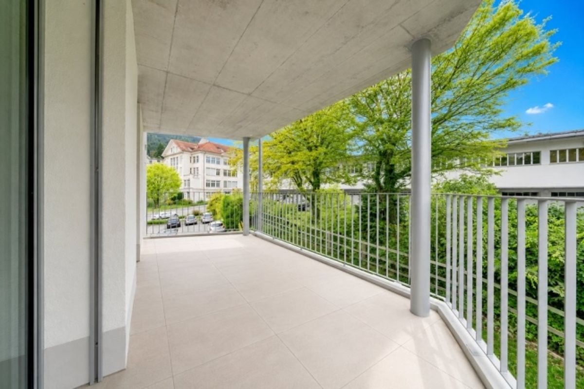 HOCHWERTIG WOHNEN MIT SONNIGEM BALKON - 0