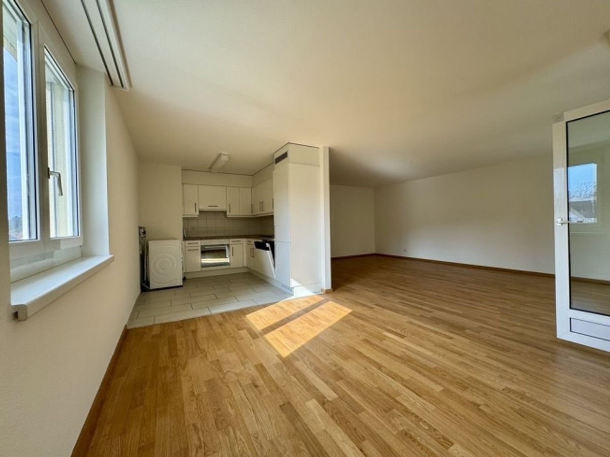 GEMÜTLICHE WOHNUNG IN STADTNÄHE -1x MIETZINS GESCHENKT - 2