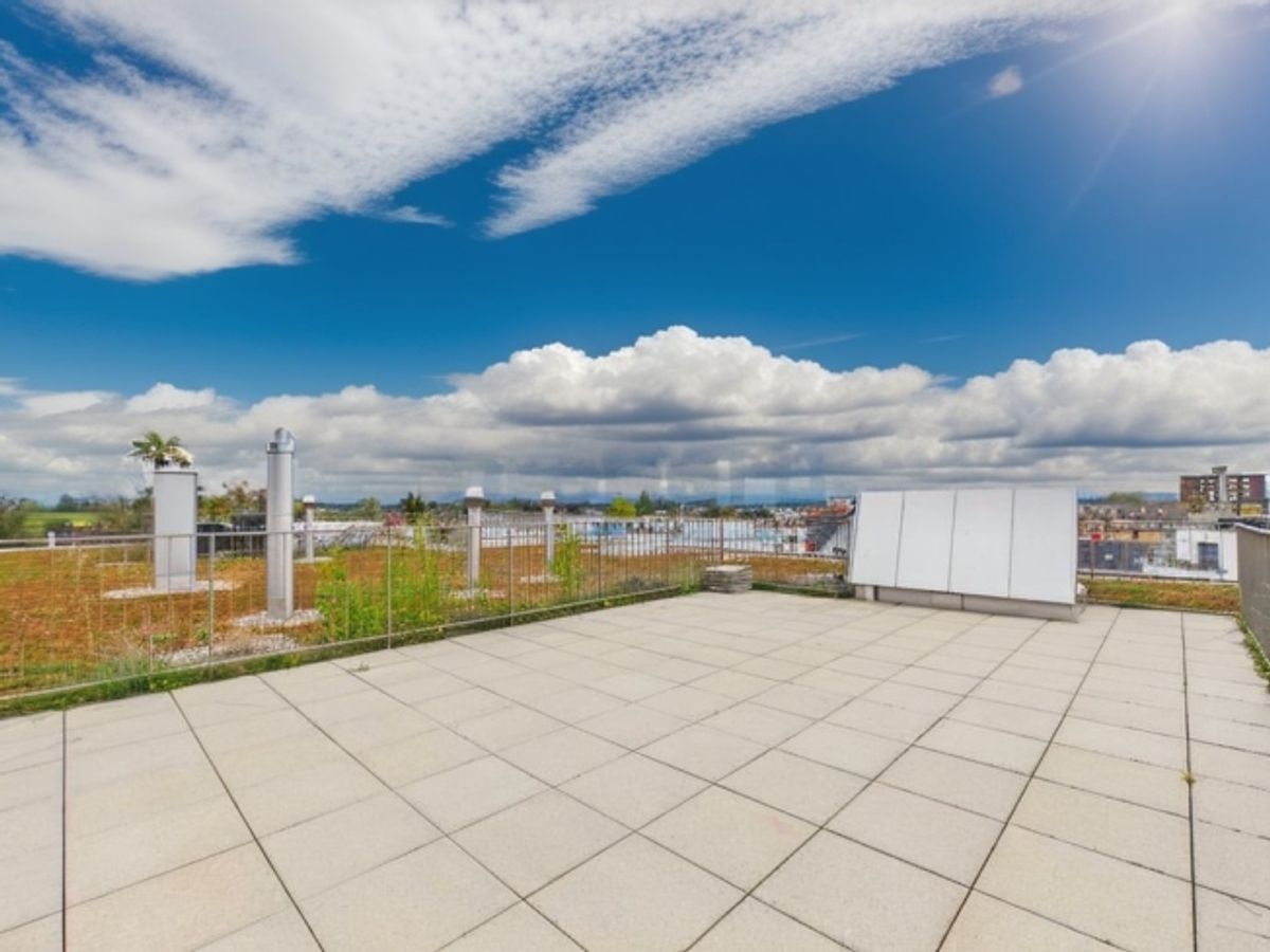 WEITBLICK MIT MODERNEM AUSBAU - 9